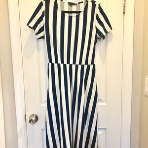 Chic Navy and White Striped Midi Dress with Pockets